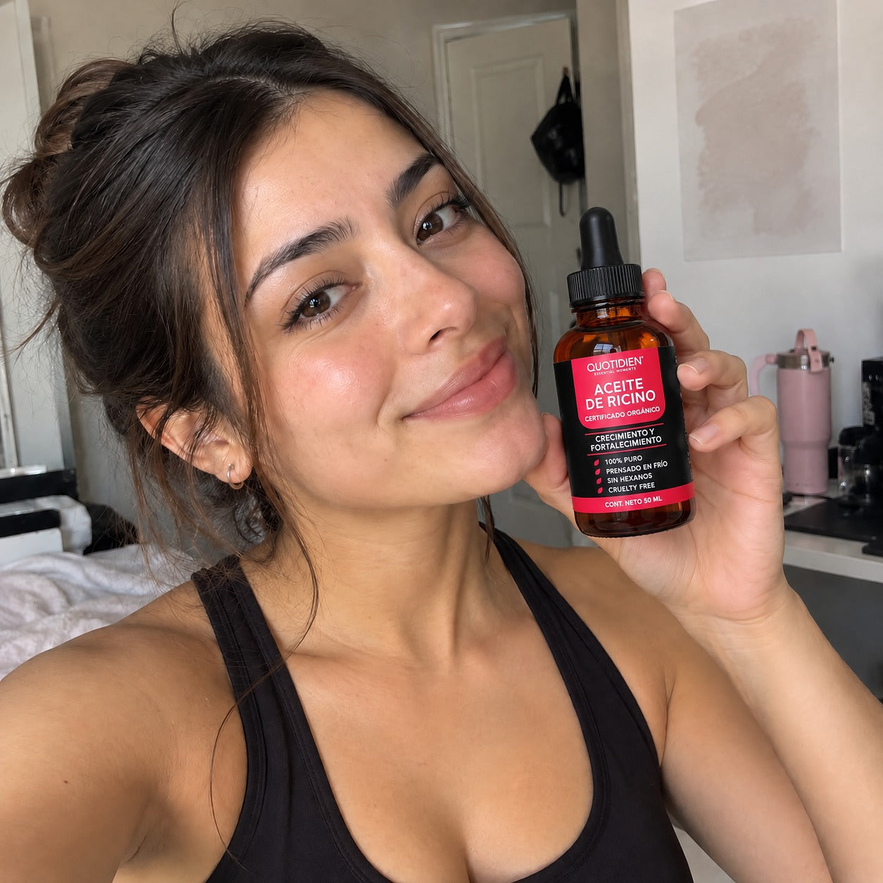 Clienta con Aceite de Ricino Quotidien